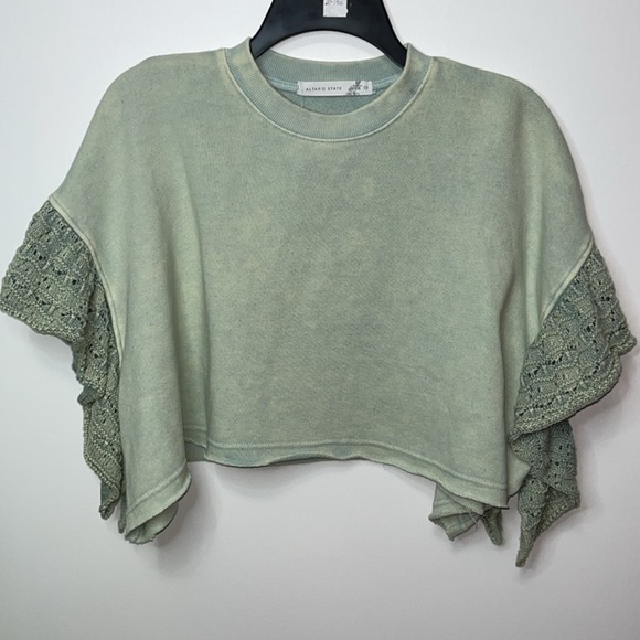 1901. ALTAR’D STATE Kaia Crochet Flutter sleeve top in Green Sz XS NWOT $58 - Picture 4 of 7